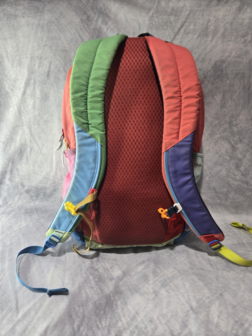 cotopaxi Red Multicolor Cusco25 Backpack with Blue and Yellow Accents - Picture 2 of 3